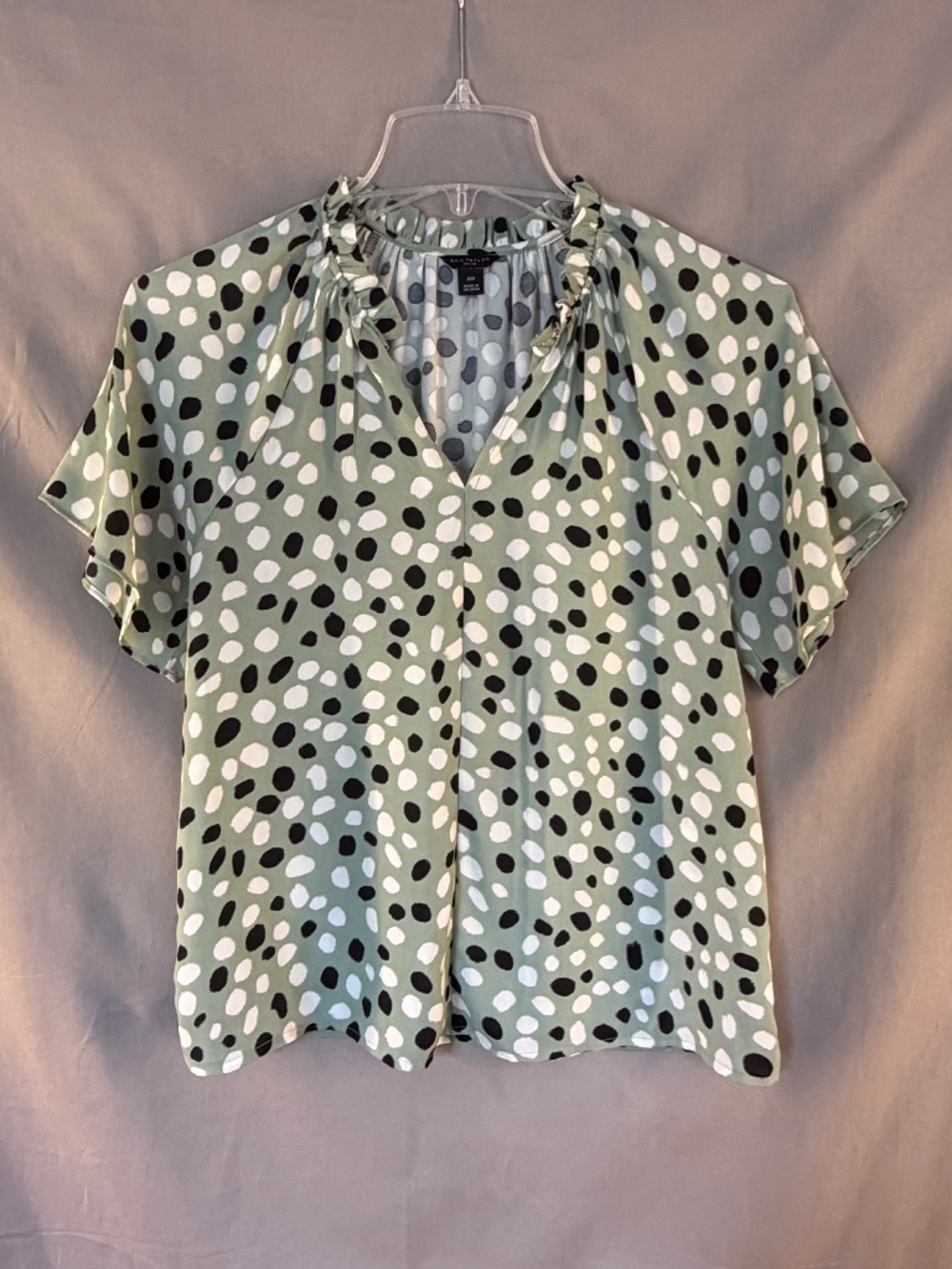 LOFT Short Sleeve Blouse, Green with Black & White Spots - Size XSP (Nw/oT)